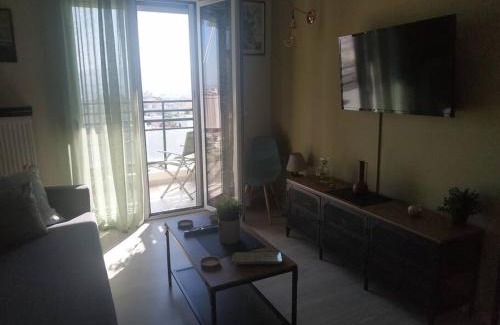 Chaidari Apartamento | Athens view apartment near Metro station Agia Marina