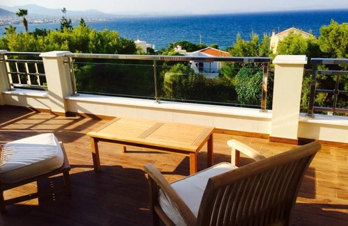 Markopoulo Mesogaias Villa | Athens Villa Seaview