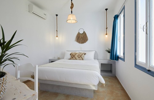 Imerovigli Casa | Athiri Santorini Hotel