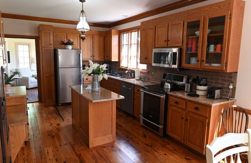 Clifford Casa | Athlone Farm: Spacious, Gorgeous Grounds, Historic Outbuildings, Summer Deals!