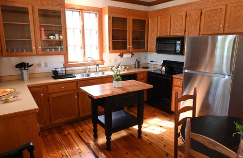 Clifford Casa | Athlone Farm: Spacious, Gorgeous Grounds, Historic Outbuildings, Summer Deals!