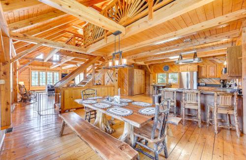 Athol Casa | Athol Cabin with Deck and Fire Pit, 10 Mi to Lake