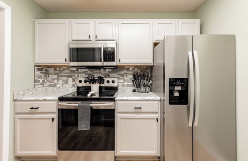 Warner Robins Casa | AtHome+1 Stay | 3BR 3Bath Townhome | Pet Friendly