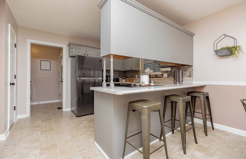 Centerville Casa | AtHome+1 Stay I Woodsy 3BR I Monthly Discounts