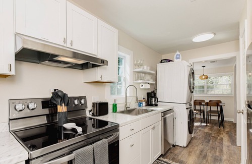 Perry Casa | AtHome+1 Stay | Quaint 1BR | Downtown Perry