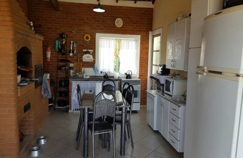 Atibaia Casa | Atibaia- casa en condominio con seguridad las 24 horas, ven a descansar con tu familia
