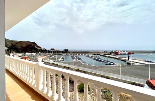Puerto de la Estaca Apartamento | Atico de 2 dormitorios con vista al Mar, a 100 m de playa