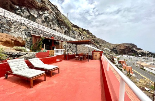 Puerto de la Estaca Apartamento | Atico de 2 dormitorios con vista al Mar, a 100 m de playa