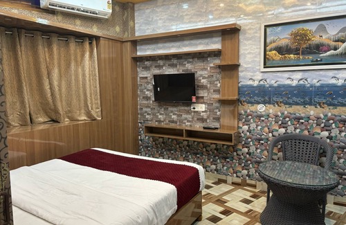 Varanasi Hotel | Atithi Palace Luxury Guest House