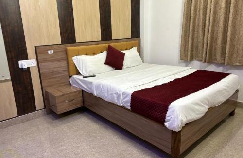 Varanasi Hotel | Atithi Palace Luxury Guest House