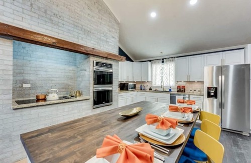 Lithonia Casa | ATL African Oasis Retreat with POOL!