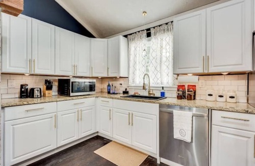 Lithonia Casa | ATL African Oasis Retreat with POOL!