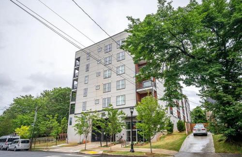 Old Fourth Ward Casa | ATL Downtown New-Built Roof-top balcony City View 525Pkwy