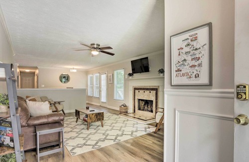 Collier Heights Casa | Atlanta Home w/ Fireplace < 7 Mi to Downtown!