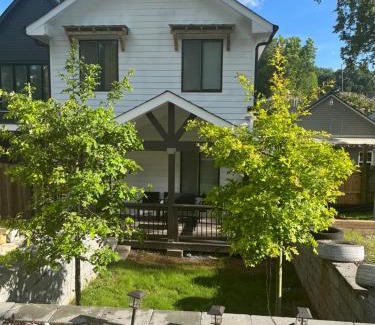 Summerhill Casa | Atlanta Unit 2 Room 3 - Atlanta Bests Kept Secret Private Bedroom & Bathroom