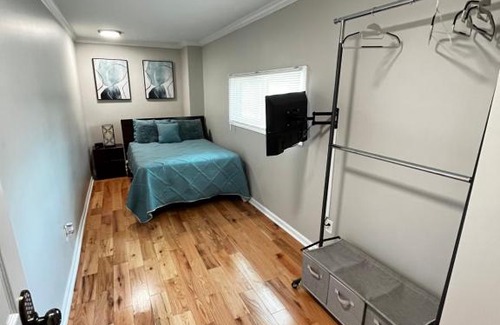 Summerhill Casa | Atlanta Unit 2 Room 3 - Atlanta Bests Kept Secret Private Bedroom & Bathroom