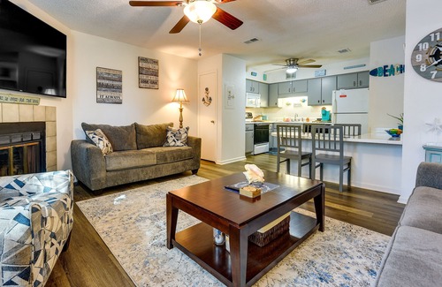 North Beach Condominio | Atlantic Beach Condo w/ Pool Access, 3 Mi to Beach