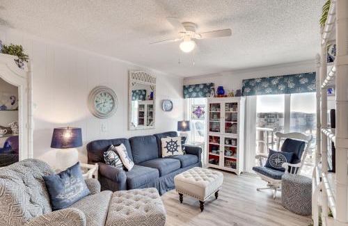 Morehead City Apartamento | Atlantic Beach Condo with Balcony and Beach Access!