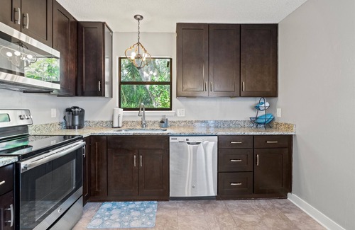 North Beach Casa | Atlantic Beach Getaway Modern 3 Bed 2 Bath