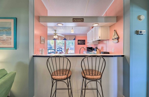 Atlantic Beach Cabaña | Atlantic Beach Home w/ Decks & Fire Pit