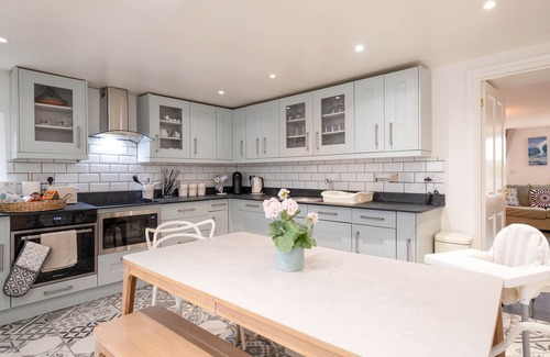 Delabole Cabaña | ATLANTIC COTTAGE, pet friendly, luxury holiday cottage in Delabole