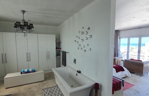 Melkbosstrand Apartamento | Atlantic Loft - Open plan apartment with Sea Views
