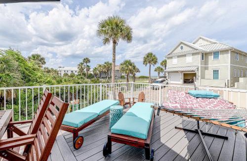 Jacksonville Beach Casa | Atlantic Shores Getaway steps from Jax Beach Private House Pet Friendly Near to the Mayo Clinic - UNF - TPC Sawgrass - Convention Center - Shopping Malls - Under 3 Hours from DISNEY