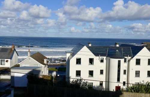 Portstewart Casa | Atlantic View Coach House - tourist board approved