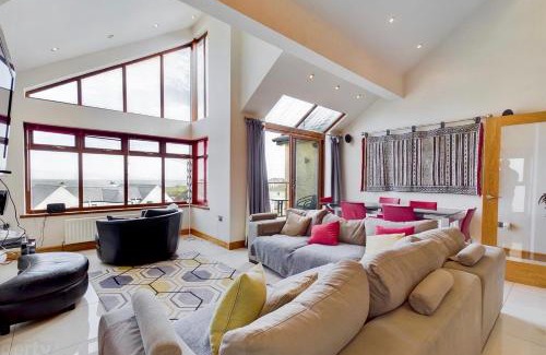 Portstewart Casa | Atlantic View Coach House - tourist board approved