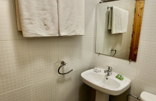 Tamraght Cama Y Desayuno | Atlantica Ifri Surf Accommodation