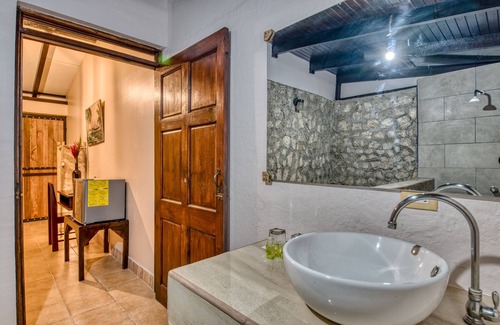 Cahuita Hotel | Atlantida Lodge