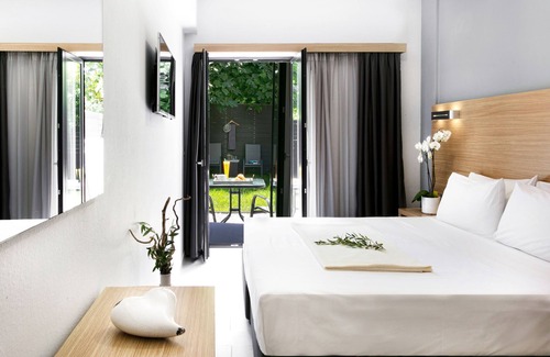 Skiathos Hotel | Atlas Hotel Skiathos