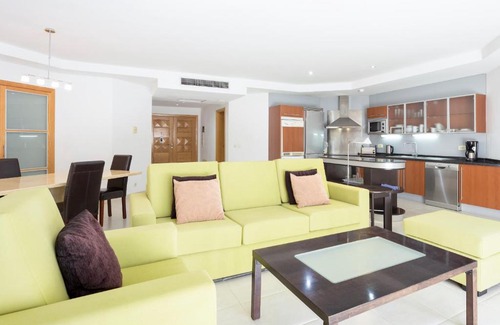 Los Cristianos Complejo | Atlas Suites Tenerife by EnjoyaHome