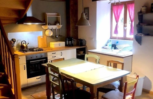 Malvieres Casa | Casa rural atmosférica para 6 personas con estufa de leña