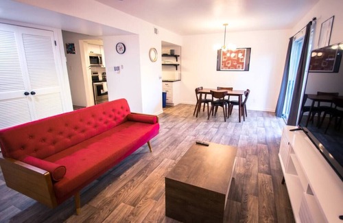 St. Johns Casa | Atomic Age