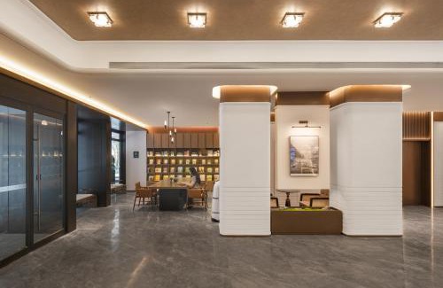 Tian Xin Hotel | Atour Hotel Changsha Wuji Square Bisha Lake Subway Station