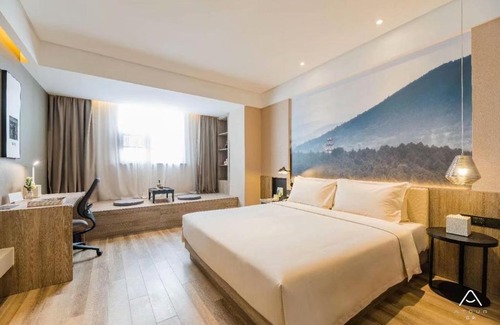Shuangliu District Hotel | Atour Hotel Chengdu Huayang Metro Station