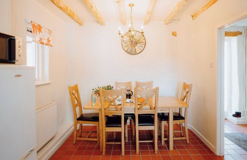 Lydstep Cabaña | Atrato's Stable - UK6735