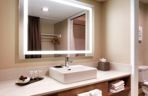 Airport Area Hotel | Atrium Hotel at Orange County Airport