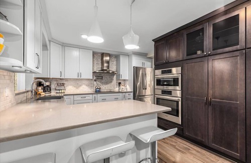 Farmington Hills Casa | Attainable Convenient Serenity in South East Michigan West Suburbs