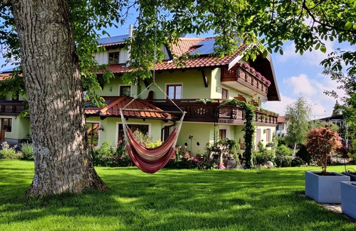 Sankt Georgen im Attergau Apartamento | Attersee - Frühstückspension Holzapfel