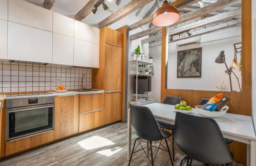 Malasaña Apartamento | Attic 3Bedrms-2Baths in Heart of Malasana