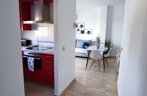 San Luis de Sabinillas Apartamento | Attic - Jardines de Sabinillas - 10 MINS WALK to the beach and town centre -