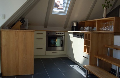 Friedrichroda Apartamento | Attic studio in a villa with a large balcony and a view of the valley