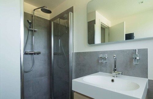 St. Peter-Ording Apartamento | Ático con gran balcón para 3 personas. Sauna, piscina, jardín.