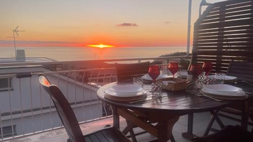 Lavagna Apartamento | Attico con terrazza fronte mare a Cavi di Lavagna