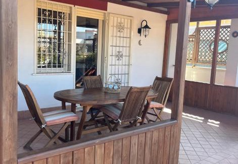 Quartiere XXXIII Lido di Ostia Ponente Apartamento | Attico con terrazza in Via dei Traghetti