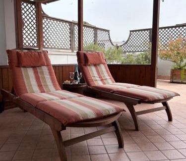 Quartiere XXXIII Lido di Ostia Ponente Apartamento | Attico con terrazza in Via dei Traghetti