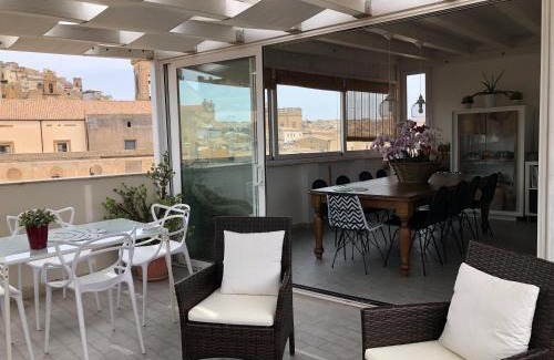 Caltagirone Apartamento | Attico Da Rosa con vista spettacolare a 360 gradi