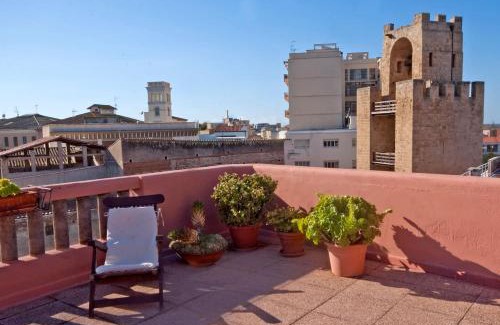 Oristano Apartamento | Attico in centro con vista della torre - Cozy penthouse facing to the tower